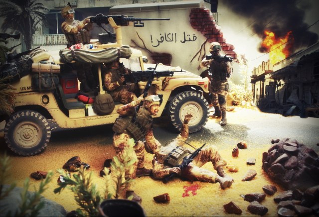 "Man down!" ("Несем потери!")