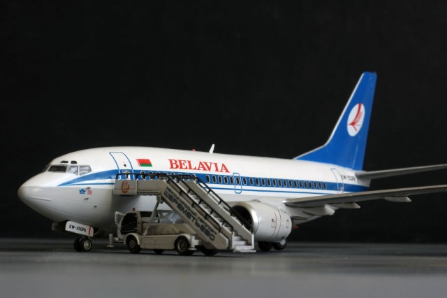 Boeing 737-500 Belavia EW-250PA