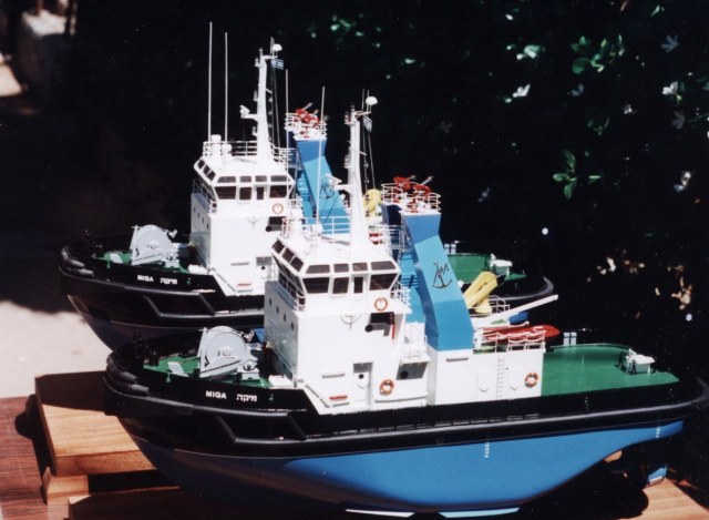 Еще буксиры