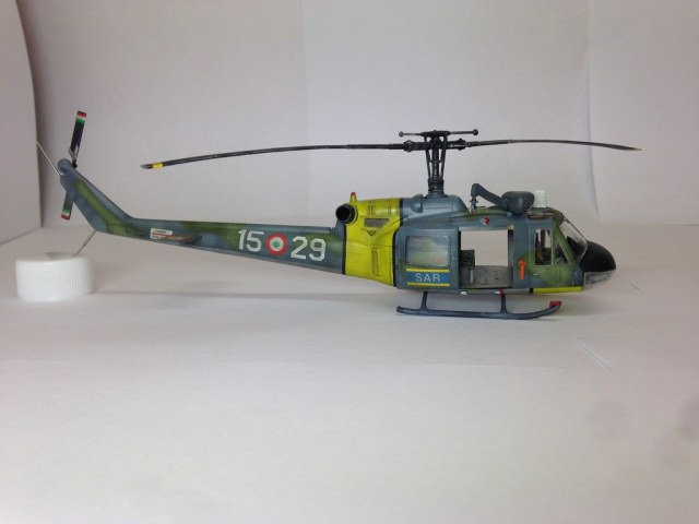 BELL AB-204B / UH-1F
