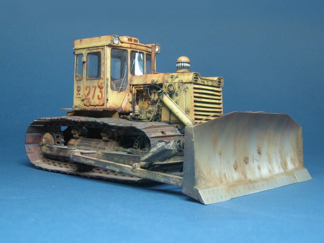 Трактор Т-130Б с бульдозером