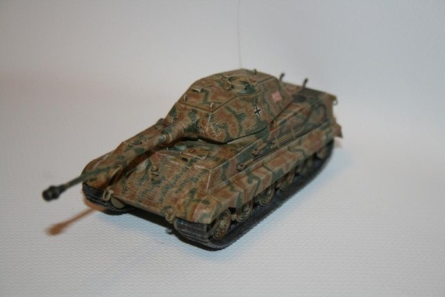 Pz.VI  Ausf.B Tiger II с башней “типа Порше” в циммерите.