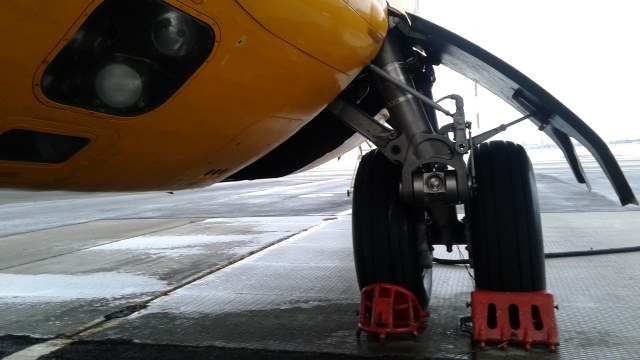 Самолёт Антонов Ан-148-100 RA-61703 (ШАССИ).