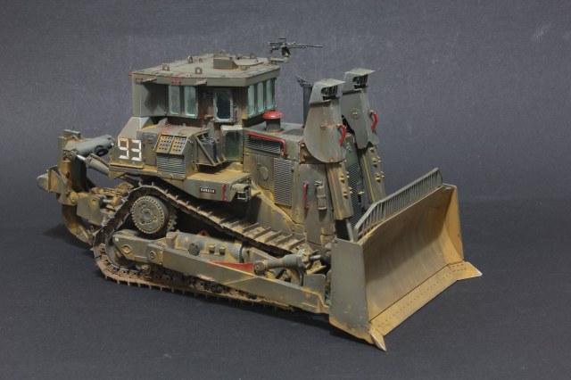 Caterpillar D9R (aka דובי)