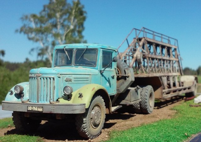МАЗ-200В с полуприцепом НАМИ-790