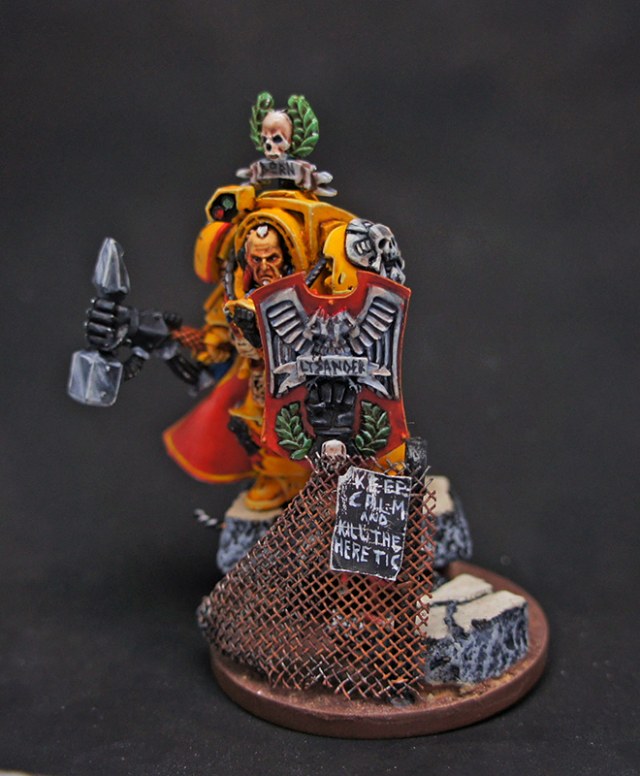 Дарнат Лисандер — Капитан Имперских Кулаков.