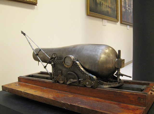 Модель 5-ти пудового (330 мм) гладкоствольного орудия, Центральный военно-морской музей, Санкт-Петербург.