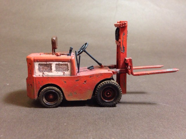 Вилочный погрузчик