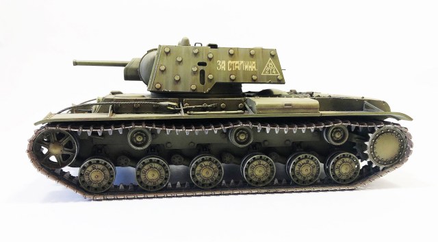 Советский тяжелый танк- КВ-1 Э