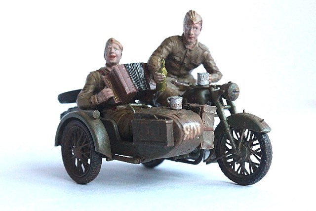 М-72 с коляской и экипажем