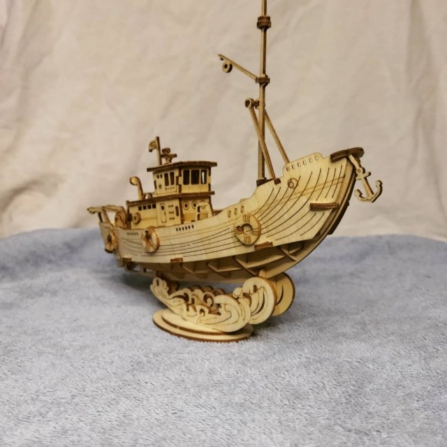 Рыболовное судно Fishing Ship