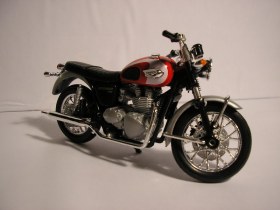 Triumph T100