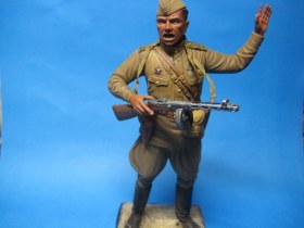 И на груди его светилась медаль за город Будапешт...