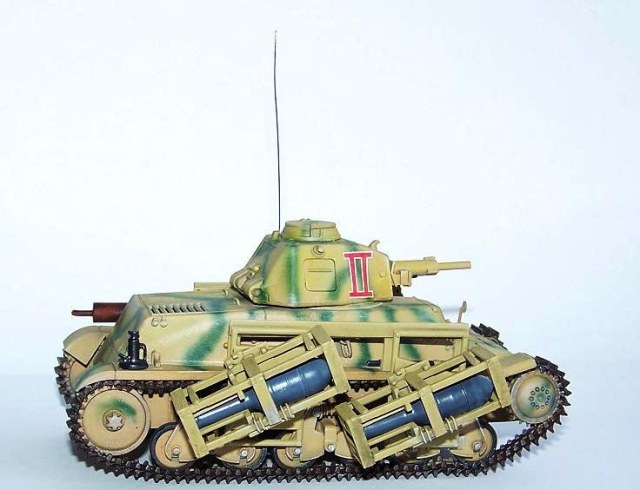 28 см тяжелая пусковая установка на базе Гочкисс-39