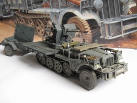 Sd.Kfz.10/4 with 2 cm Flak.30