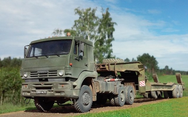 КАМАЗ-65225 с полуприцепом ЧМЗАП-5247Г