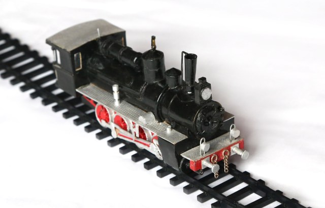 Паровозы из картона