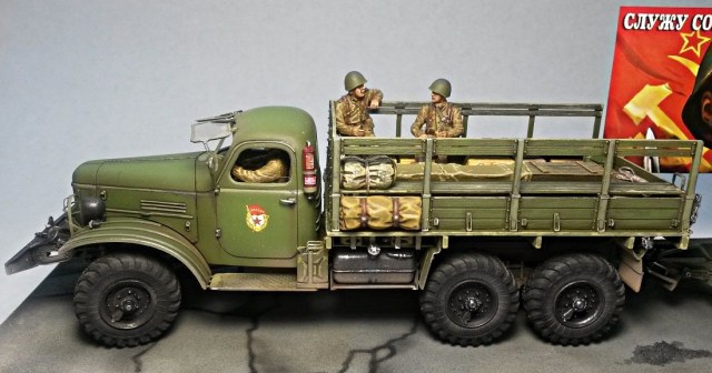 Артиллерийский расчет. ЗиЛ-157 и гаубица М-30. СССР.