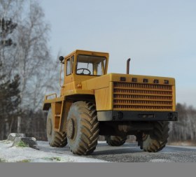 Трактор Белаз 550