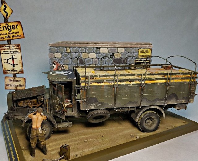 " Поломка в дороге ". трофейный немецкий грузовик  L-4500 на службе в армии США. Нормандия 1944г.