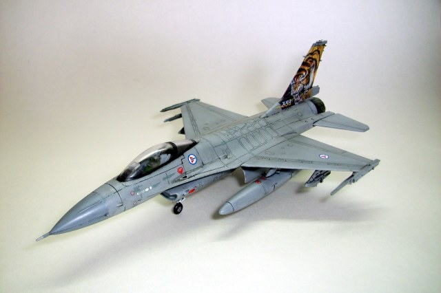 F-16A Fighting Falcon "Tiger meet 2004"