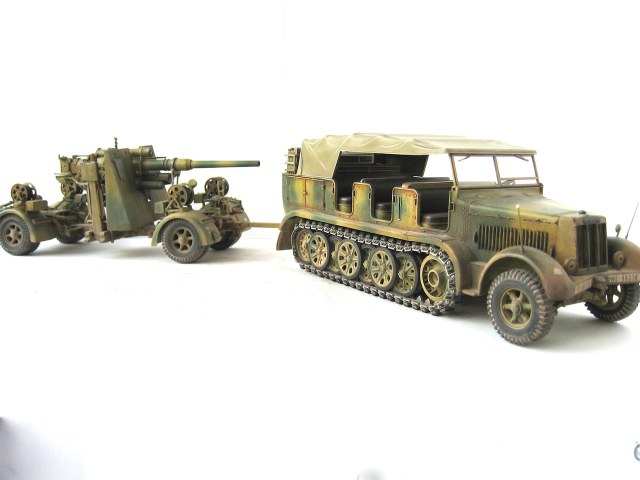 Sd. Kfz. 7   Flak 36/37