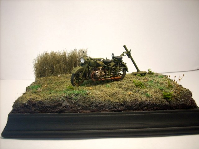 Советский мотоцикл М-72 с 82-мм минометом