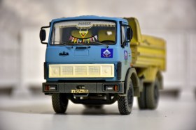 Самосвал МАЗ-5551