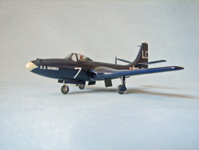 Mc Donnell FH-1 Phantom