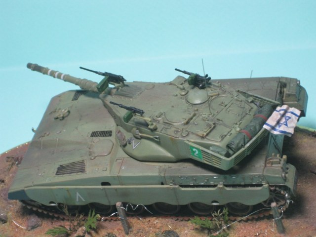 Меркава Мк1 на подставочке.