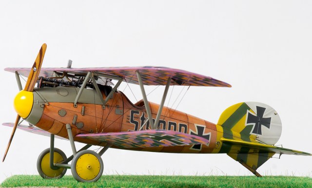 Albatros D.V
