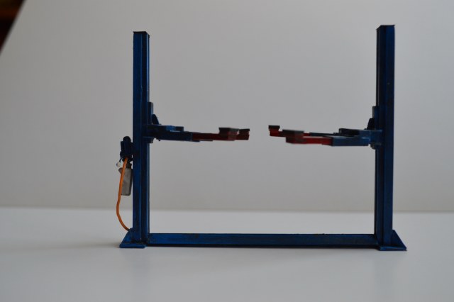 Автоподъёмник с нижней синхронизацией