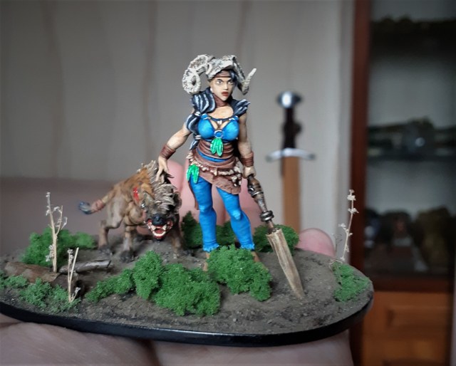 Девушка с гиеной