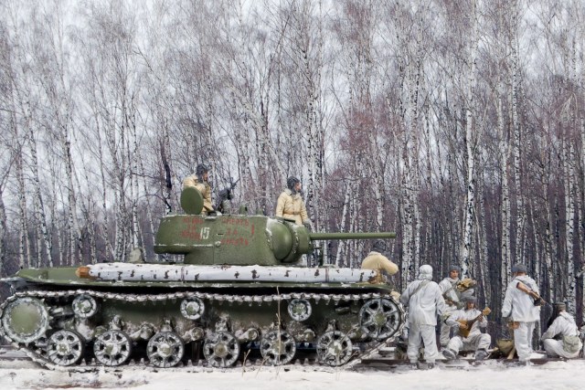 В лесу прифронтовом....