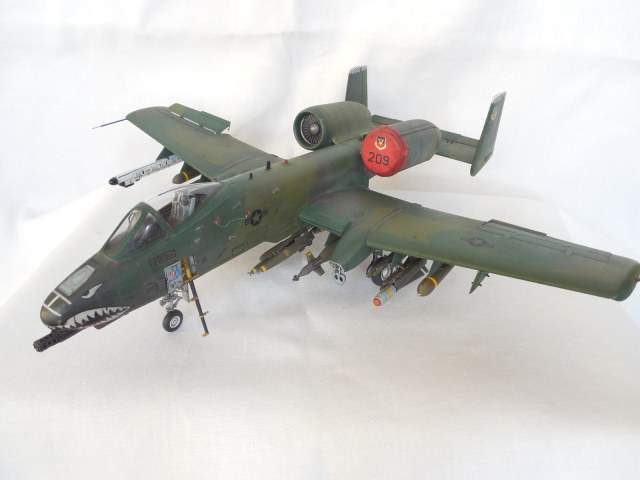 Fairchild Republik A-10 Thunderbolt II "Warthog" 1:48
