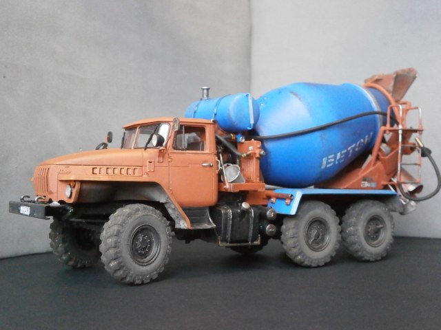 УРАЛ-4320 "МИКСЕР"