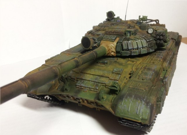 Т-72Б с динамической защитой