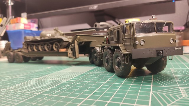 МАЗ 537 + ЧМЗАП 5247Г+Т-55