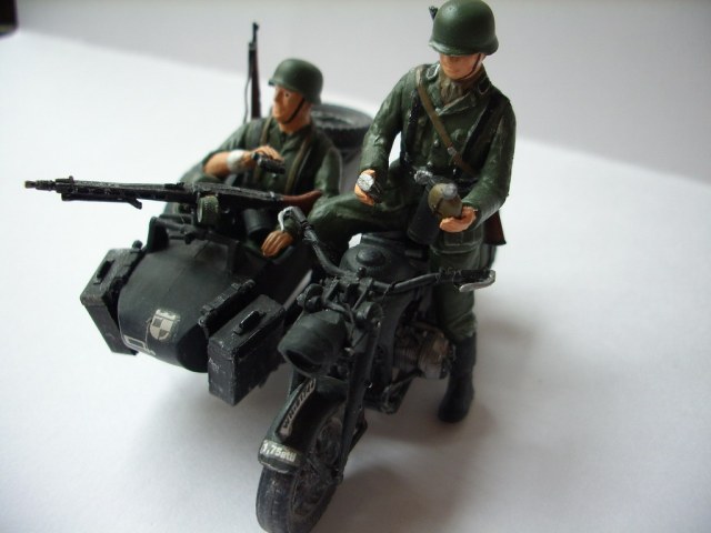 Немецкий боевой мотоцикл с экипажем