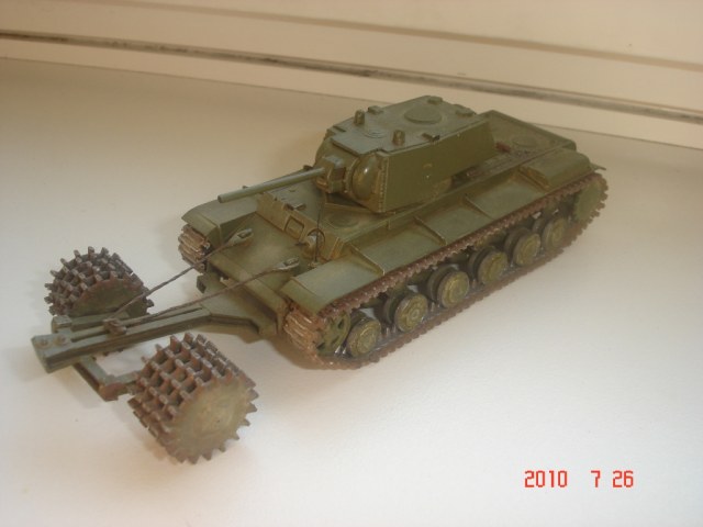 Кв-1 с минным тралом Пт-3