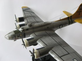B-17 1:72 Академия