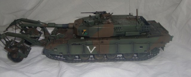 Type 90 with mine roller