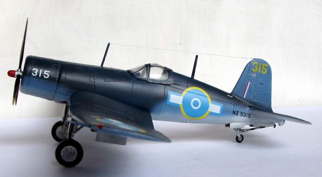 Chance Vought F4U-1 Corsair