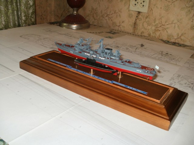 БПК "Керчь" и ДЭПЛ "Алроса".М 1:700.