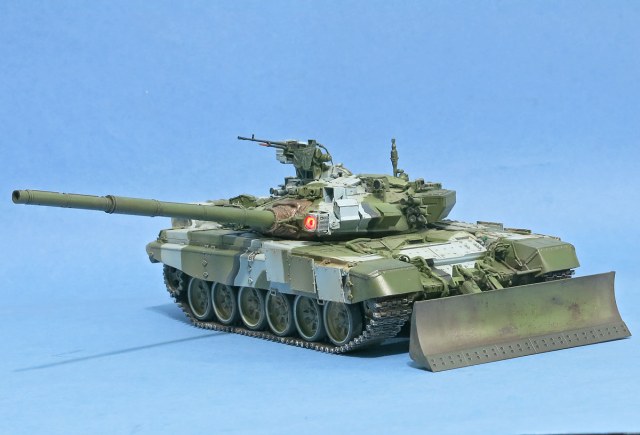 Российский ОБТ Т-90 с ТБС-86