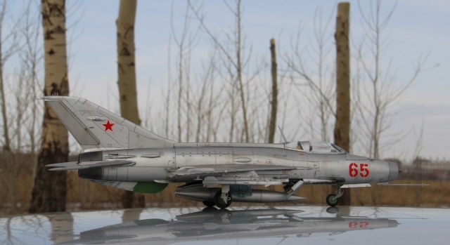 MIG 21 F-13 1/32