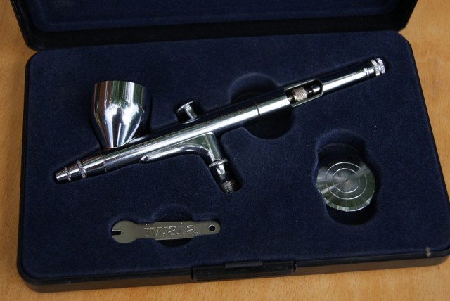 Аэрограф Iwata HP-C-Plus