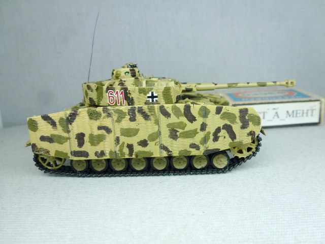 Pz.Kpfw IV ausf H  с циммеритом       1/72