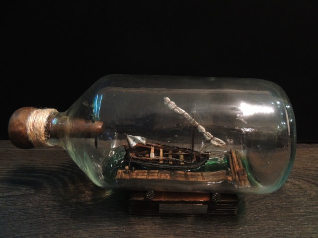 Корабль в бутылке. Шлюпка
