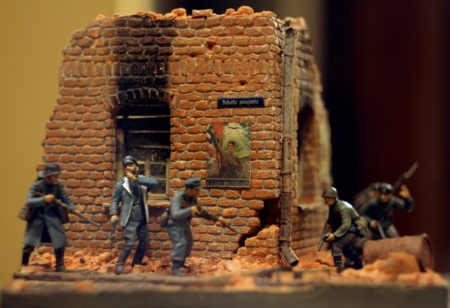 Who's That? German & Russian